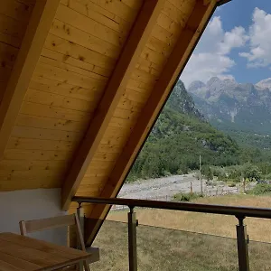 https://serenity-guesthouse.albaniahotels.org